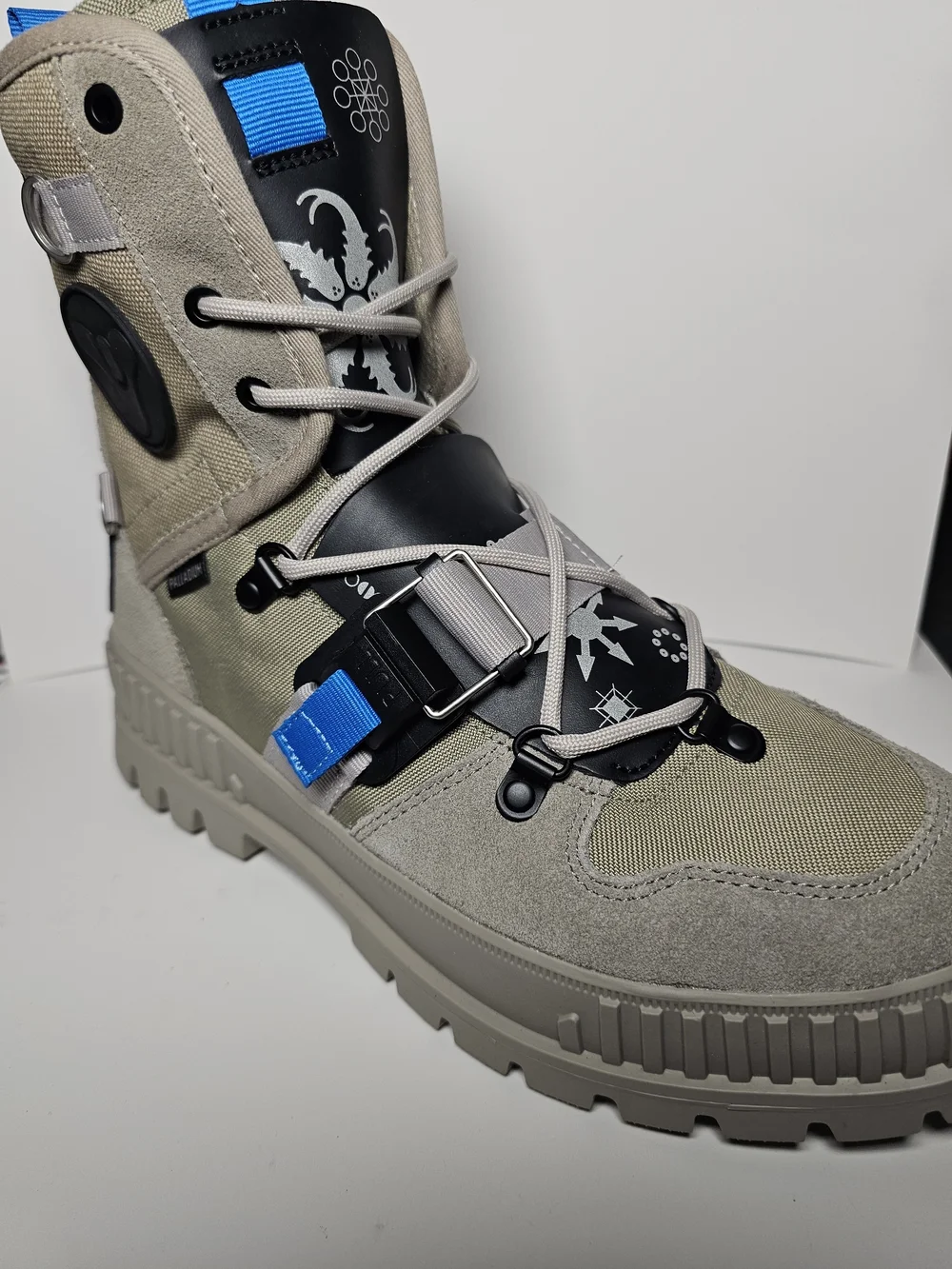 Palladium x Destiny 2 Witch Queen Boots